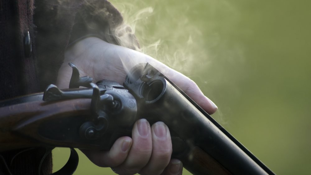 Gun with smoke for custom shooting earplugs